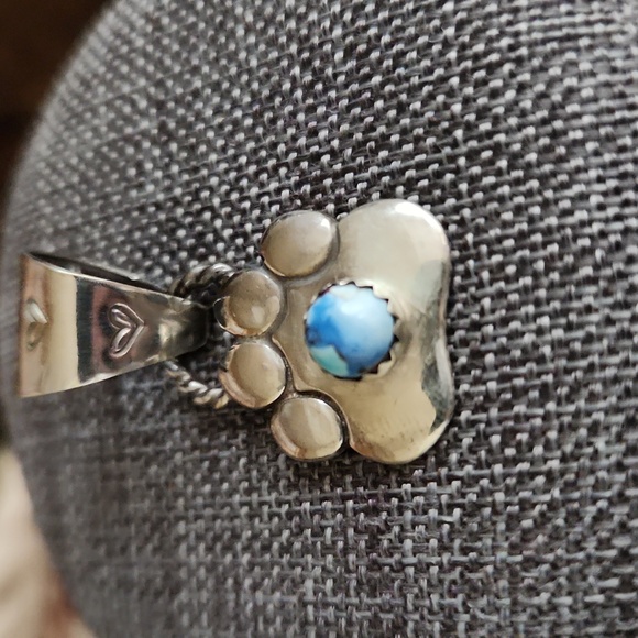 Adorable NWOT Golden Hills Turquoise Dog Paw Pendant πβ₯οΈ πΎ - Picture 9 of 10